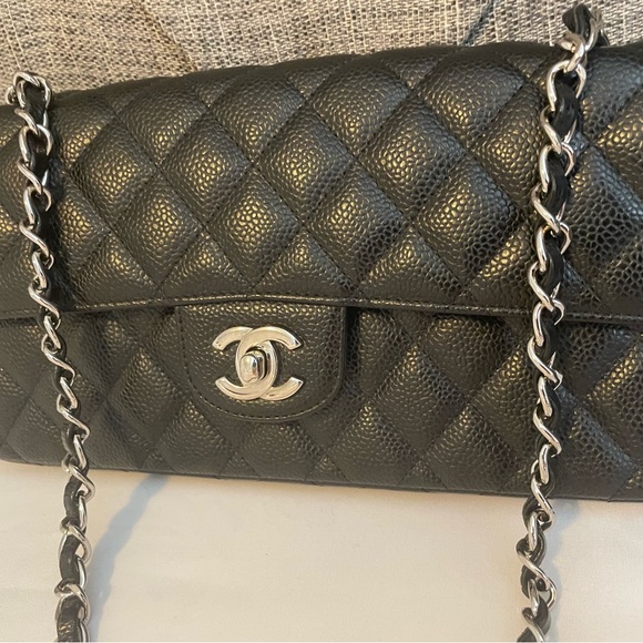 Chanel east west model black caviar single flap - Picture 2 of 10